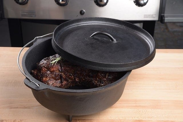 Lodge Deep Camp Dutch Oven