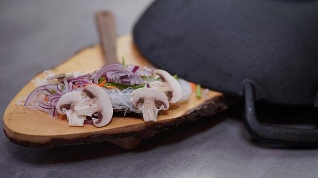 Lodge Seasoned Cast Iron Wok