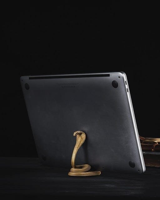 Belkin Auto-Tracking Phone Stand